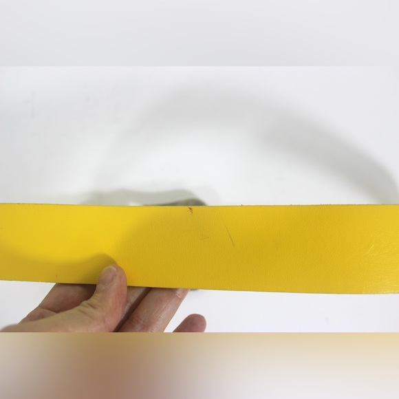1980’s Lemon Yellow Genuine Leather Belt Small S Vintage Madein Canada Wide Gold - Picture 7 of 8
